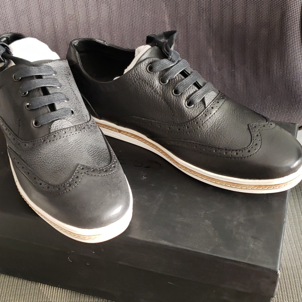 Joe's Jeans leather Ryan brogue sneakers, sz 8
